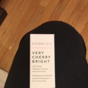 Farmacy very cherry bright serum
